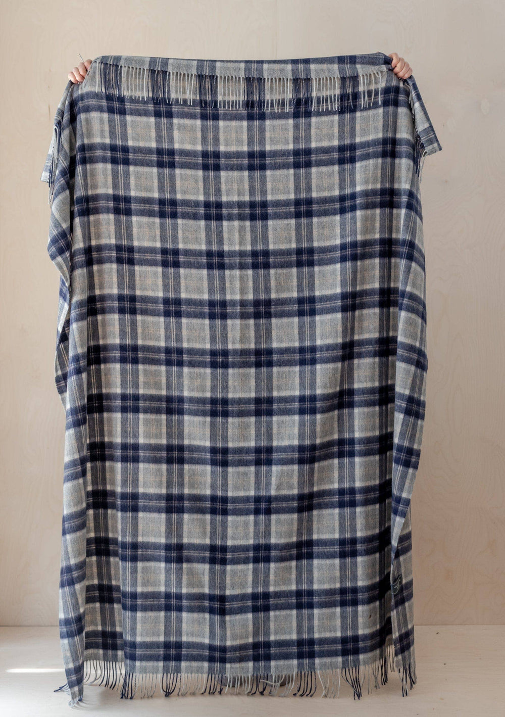 Lambswool Blanket in Bannockbane Silver Tartan - Stripes Fashion