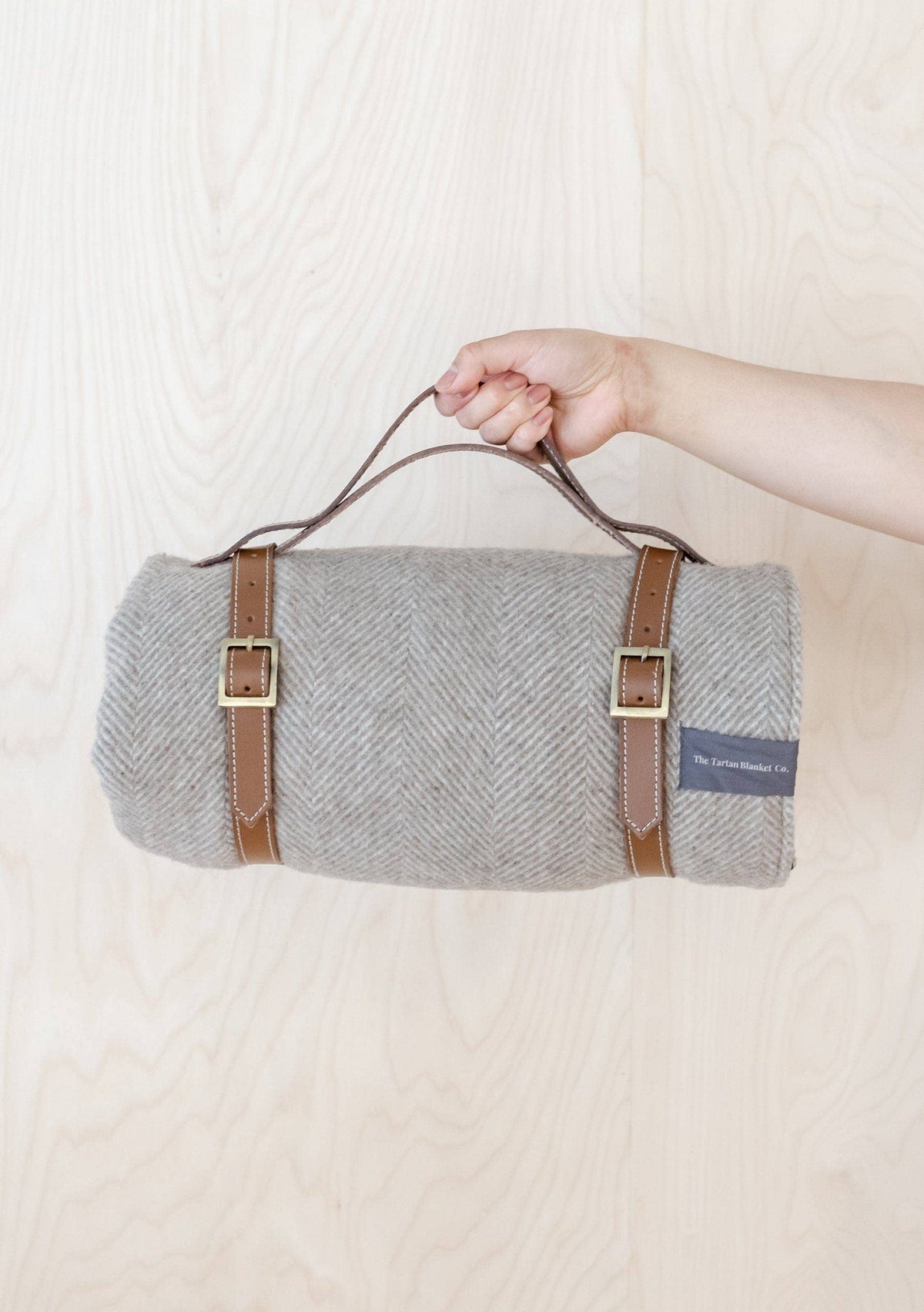 Leather Picnic Carrier: Tan Leather